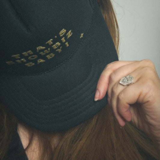 That's showbiz, baby! trucker hat - glitter version